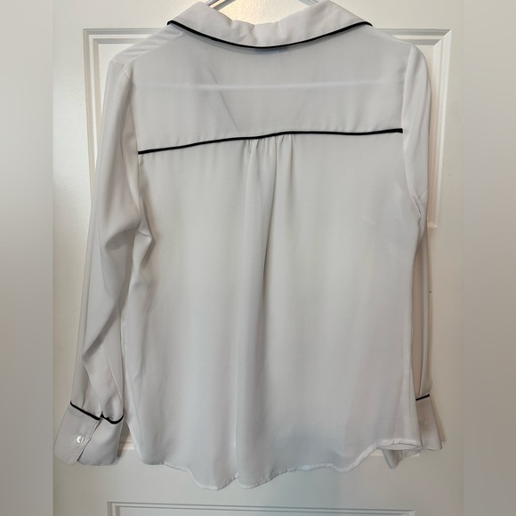 Liz Claiborne Button Down Blouse Petite Medium - Picture 2 of 7